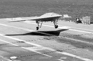 RQ-180隐身无人机曝光